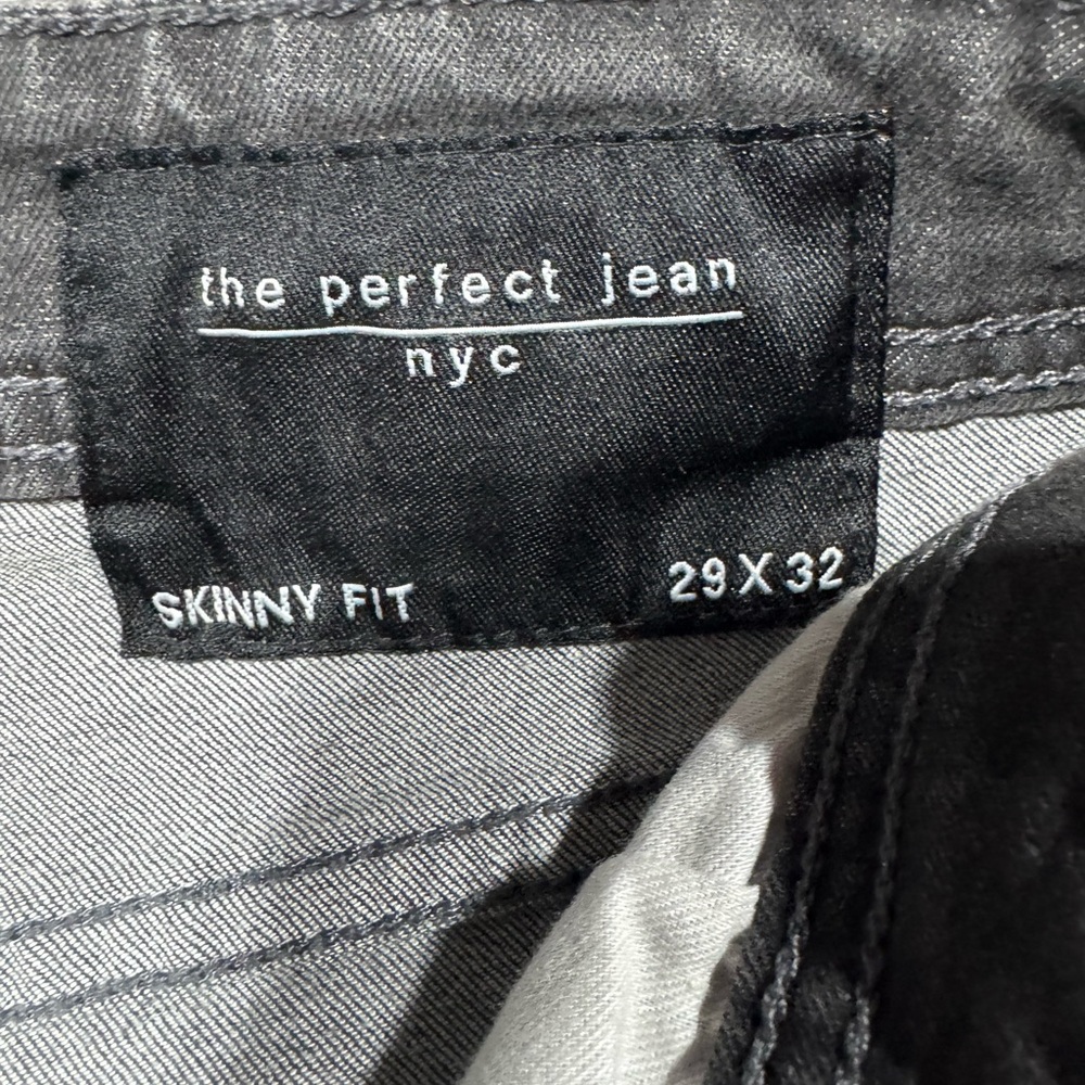 The Perfect Jean - Picture 3 of 6